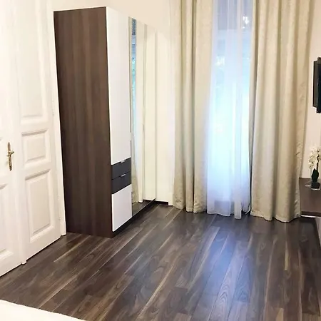 Apartament Grand Eliza 3bedroom Luxury Apt At Blaha Budapeszt