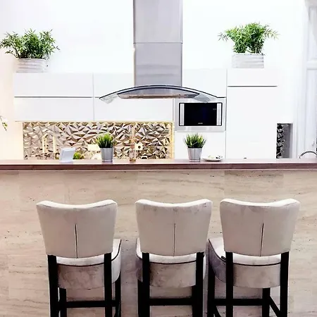 Apartament Grand Eliza 3bedroom Luxury Apt At Blaha *