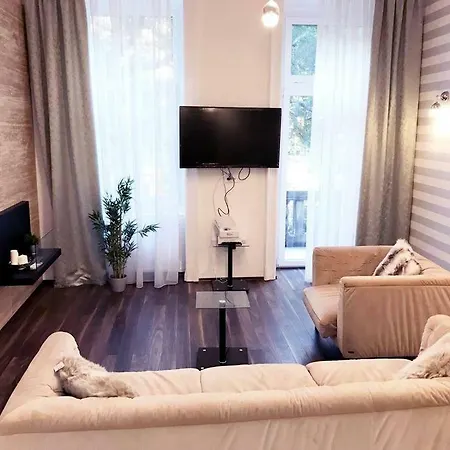 Apartament Grand Eliza 3bedroom Luxury Apt At Blaha Budapeszt