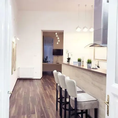 Grand Eliza 3bedroom Luxury Apt At Blaha Apartman